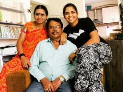 ২ সপ্তাহের মধ্যে করোনায় মা-বোনকে হারালেন ভারতীয় নারী ক্রিকেটার ২ সপ্তাহের মধ্যে করোনায় মা-বোনকে হারালেন ভারতীয় নারী ক্রিকেটার